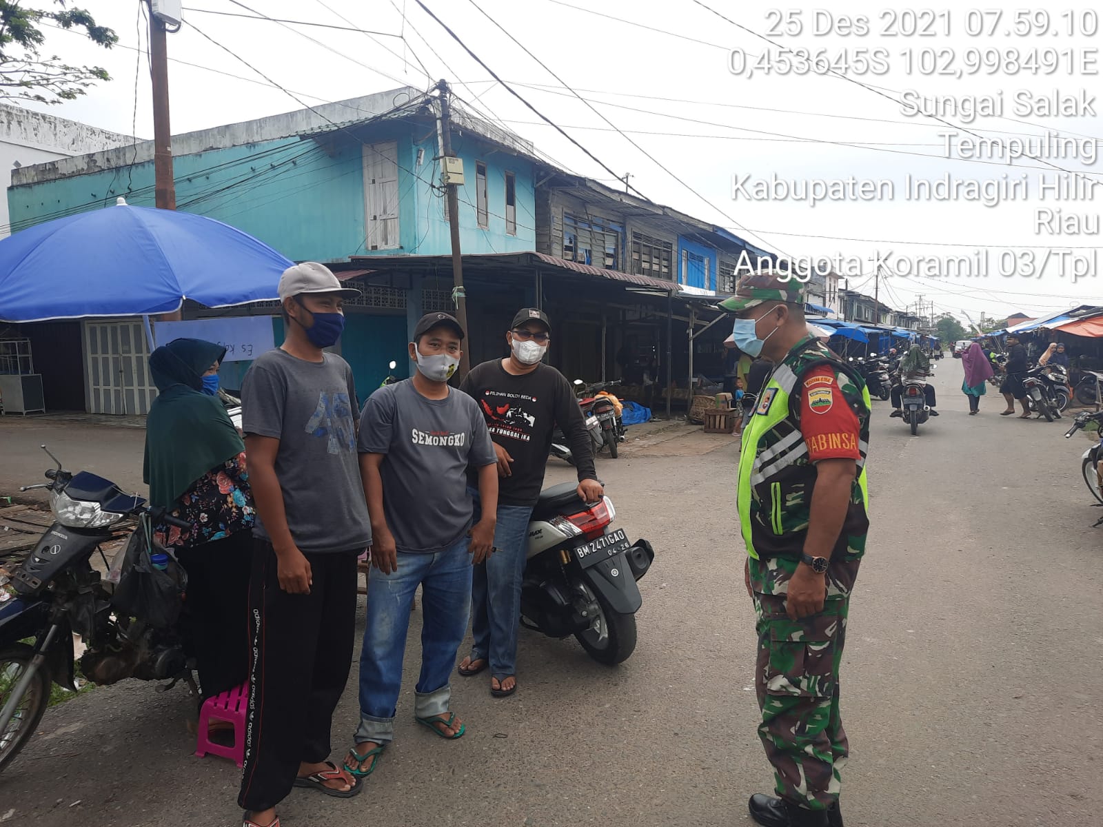 Masih Ada yang Bandel, Babinsa 03/Tempuling Gencar Tegakkan Protkes