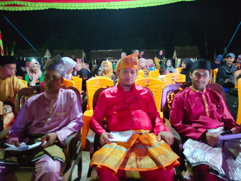 Antusias Warga Sungai Intan Hadiri Malam Kontes Lagu Sungai Intan session I