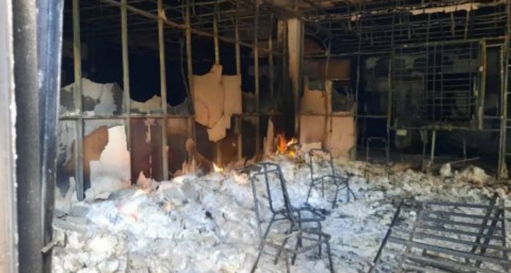 Pasca Kebakaran Kantor Bupati Karimun, 7 Saksi Diperiksa Polisi  Pasca Kebakaran Kantor Bupati Karimun, 7 Saksi Diperiksa Polisi