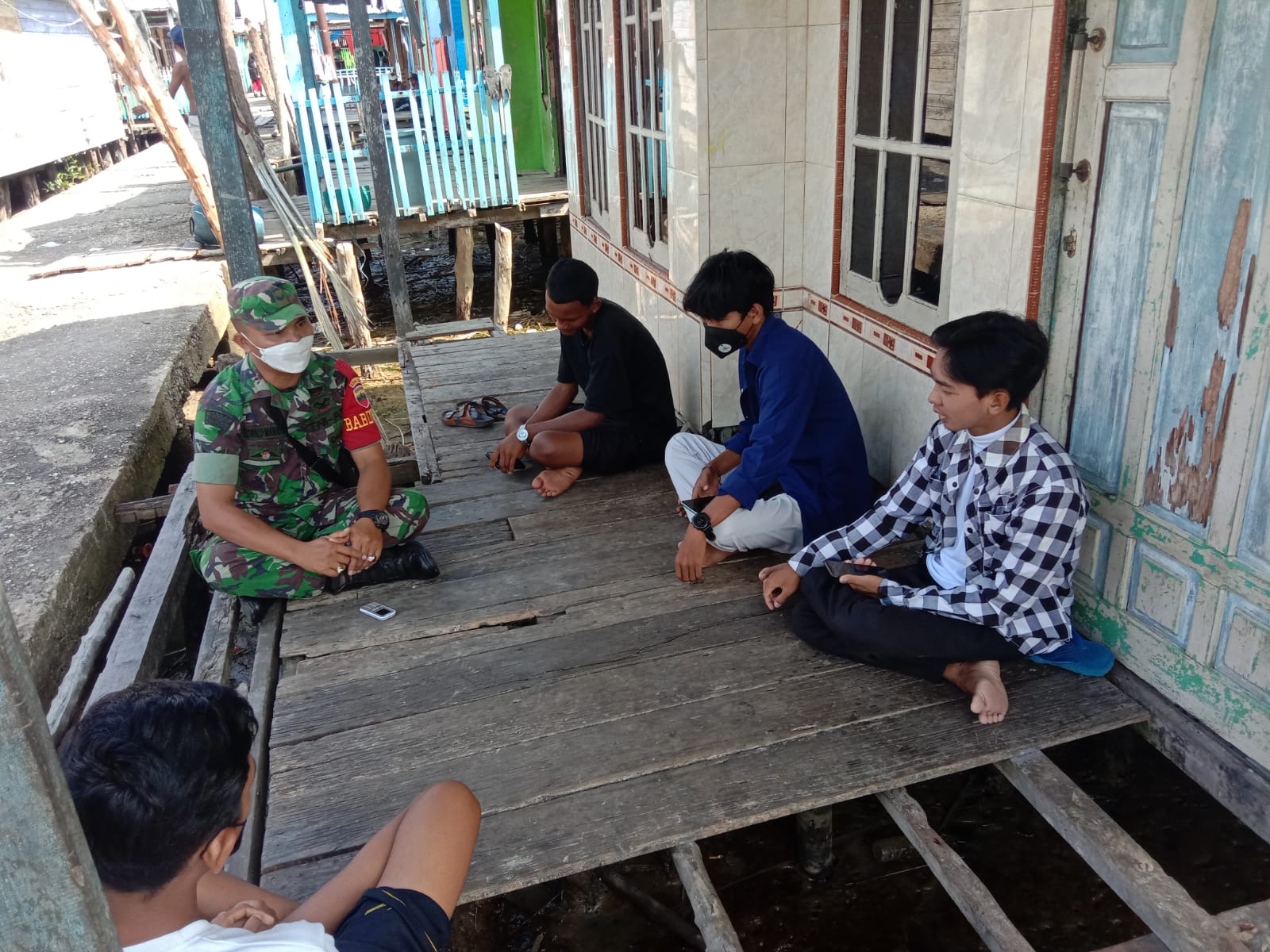 Babinsa Koramil 04/Kuindra Langsung Turun Ke Wilayah Untuk Melakukan Komsos