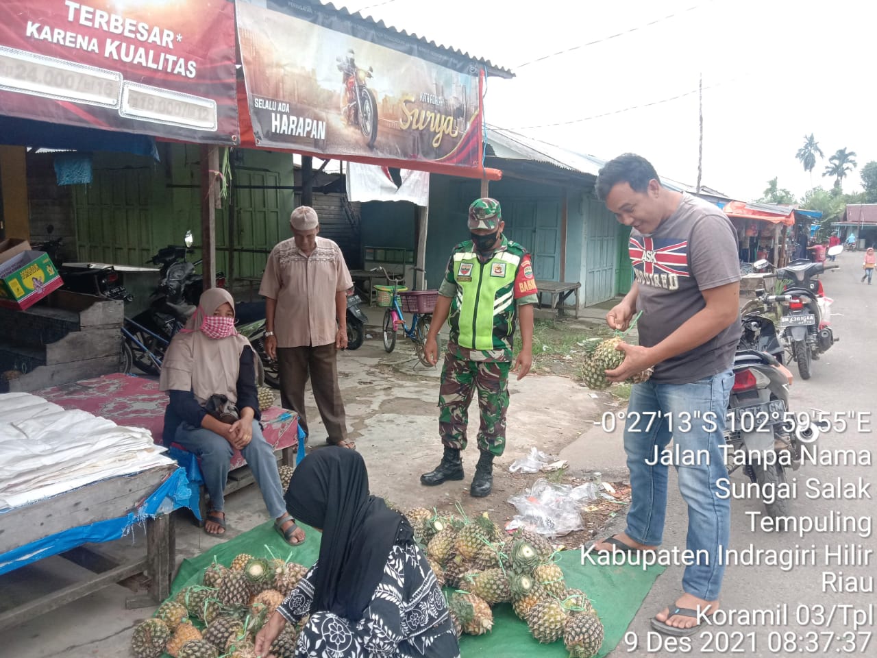 Babinsa 03/Tempuling Secara Intensif Pantau Pasar Tradisional