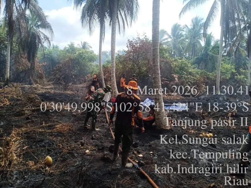 BABINSA KORAMIL 03/TPL BERPERAN AKTIF DALAM PENANGGULANGAN KARHUTLA SELUAS ±10 HA DI TANJUNG PIDADA