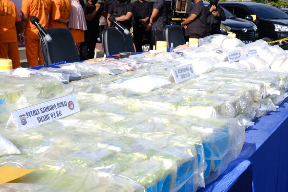 100 Kg Sabu Diamankan Polda Riau dari dalam Dapur Warga Pekanbaru