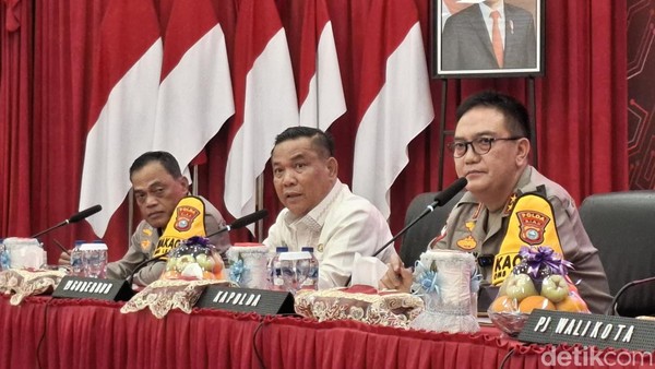 Masyarakat Antusias Ikut Bhayangkara Run Riau 2024