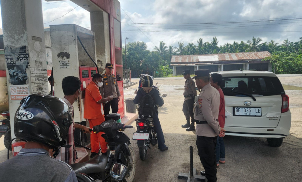 Polsek Kempas Patroli Objek Vital, Ciptakan Kamtibmas Nyaman dan Tertib di Awal Tahun 2025.