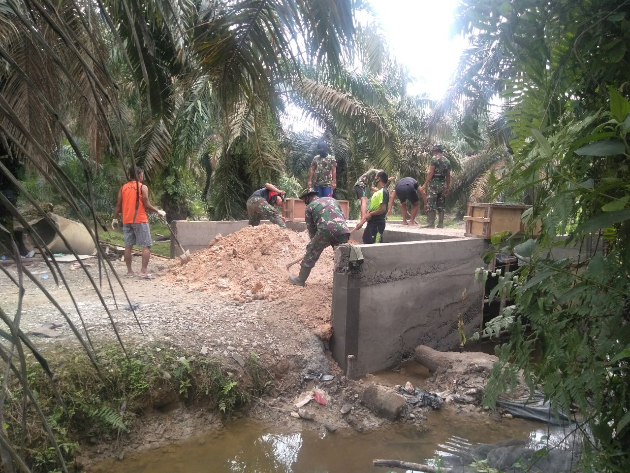 Kebersamaan TNI Dan Rakyat Kunci Suksesnya TMMD ke-110 Kodim 0313 KPR 