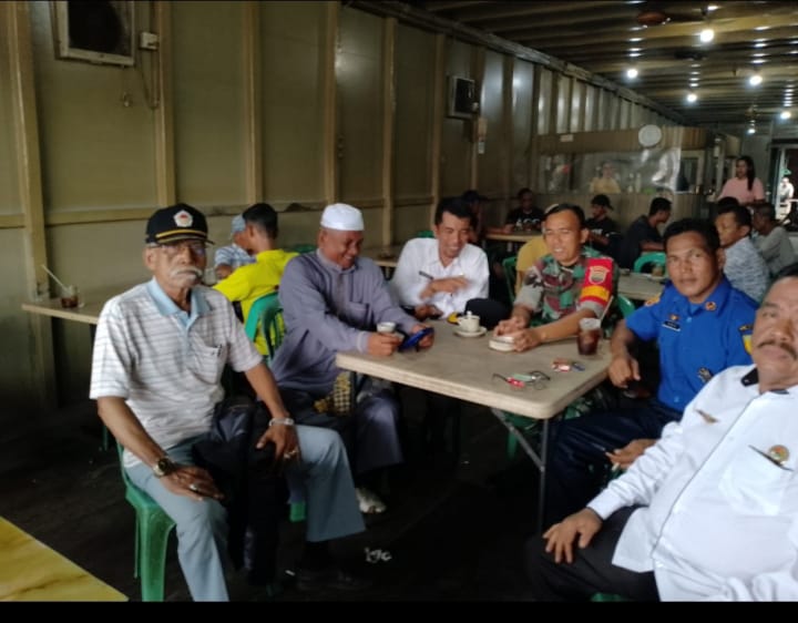 Babinsa Koramil 04/Kuindra Bersama Unsur Forkopincam Lakukan Komsos