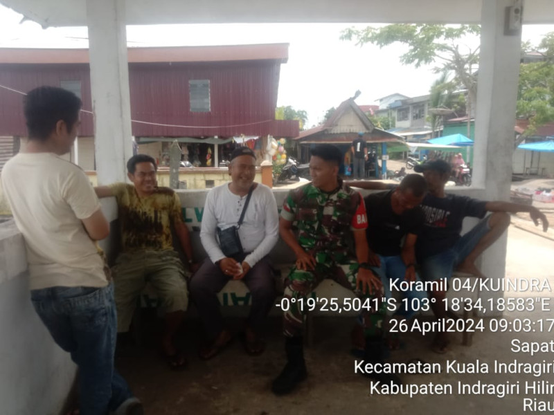 Melalui Komsos, Babinsa Koramil 04/Kuindra Dapat Cerminkan Sikap Yang Baik Di Kehidupan Sehari-hari