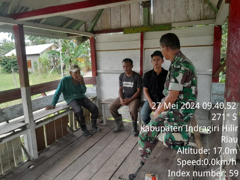 Babinsa Pelda Nofiandi Jalin Komsos Guna Jaga Kekompakan dan Kebersamaan Antar Sesama