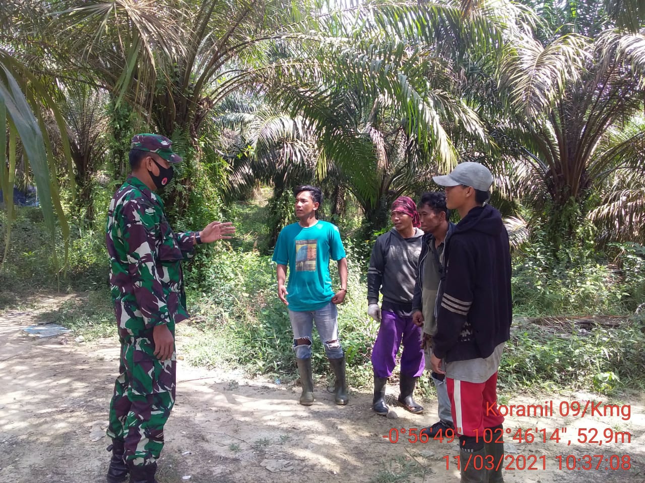 Patroli Karhutla di Desa Tuk Jimun, Ini Pesan Babinsa Koramil 09/Kemuning