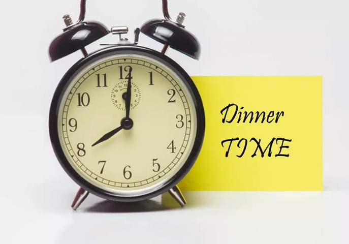 Kapan Jam Terakhir Boleh Makan Malam?