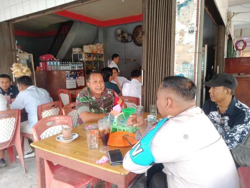 Wujudkan Kebersamaan dan Kekompakan Melalui Komsos Dengan Babinsa Serda Johansah