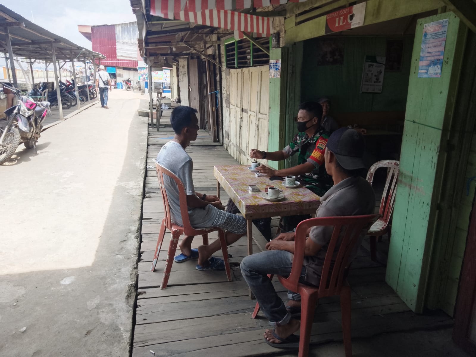 Himbau Para Pemuda Untuk Menjauhi Narkoba dan Miras Oleh Babinsa Koramil 04/Kuindra