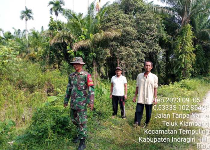 Terus Waspada Kebakaran, Babinsa 03/Tpl Dan MPA Lakukan Patroli Dan Sosialisasi Karhutla