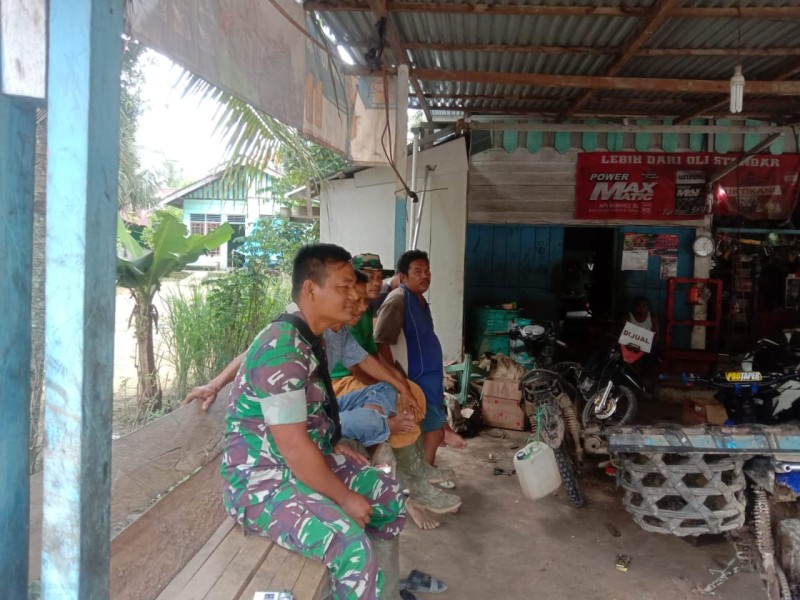 Rutinitas Babinsa Didesa Binaan, Sertu Pardamaean Siregar Lakukan Komsos Dengan Warga Binaan