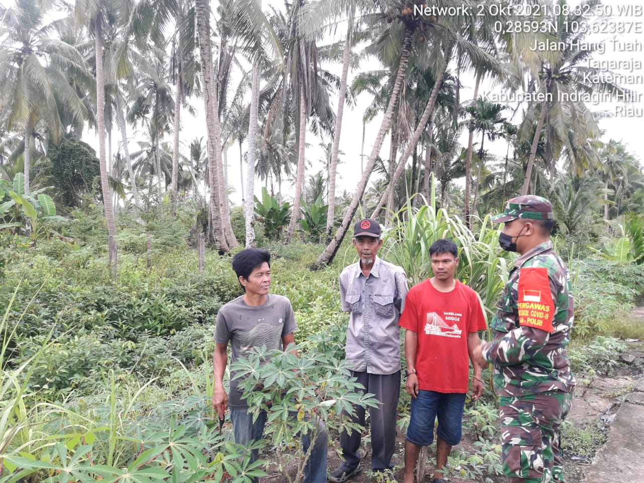 Anggota TNI Koramil 06/Kateman Rutin Patroli Karlahut Bersama Masyarakat di Sungai Simbar 