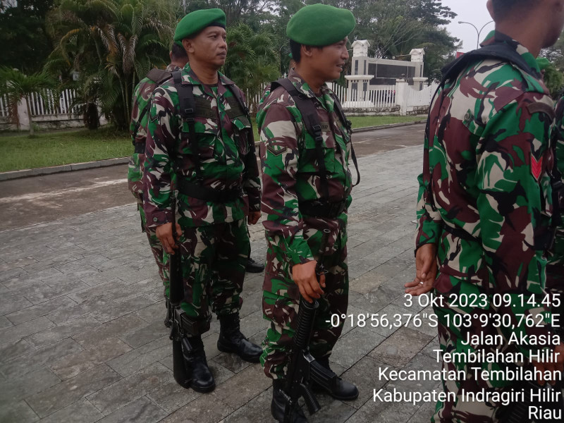 Dalam Rangka Menyambut HUT TNI, Anggota Koramil 04/Kdr Melalukan Gladi Upacara