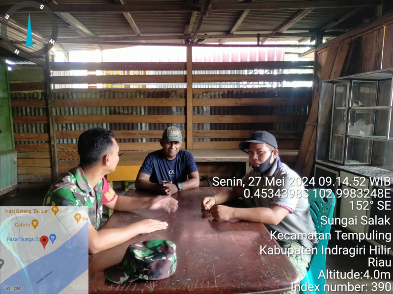 Babinsa Koramil 03/Tpl Lakukan Komsos Bersama Warga Dan Mitra Karib