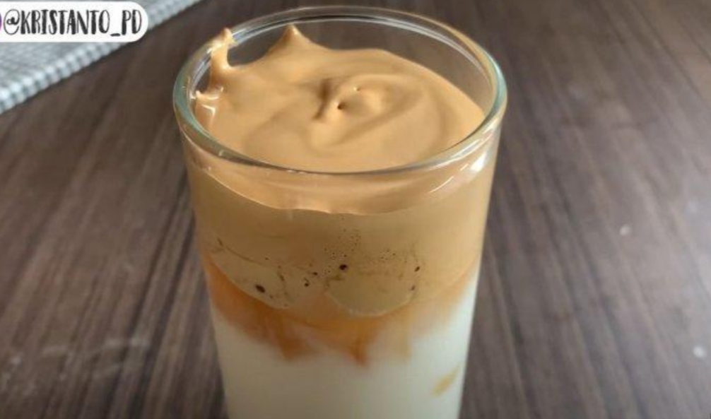 Cara Membuat Dalgona Coffee Tanpa Mixer, Resep dengan Takaran Sendok, Lihat Disini 