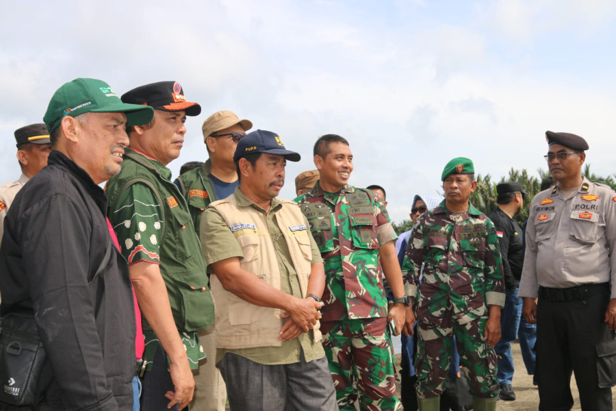 Rawan Ambruk, Pj Bupati Inhil Herman Instruksikan OPD Terkait Segera Tindaklanjuti Jembatan Sungai Iliran