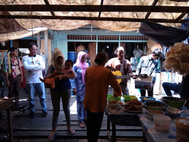 Unik! Peduli Korban Kebakaran Desa Bekawan, PK Pemuda BNN Tanah Merah Lakukan Hal ini 