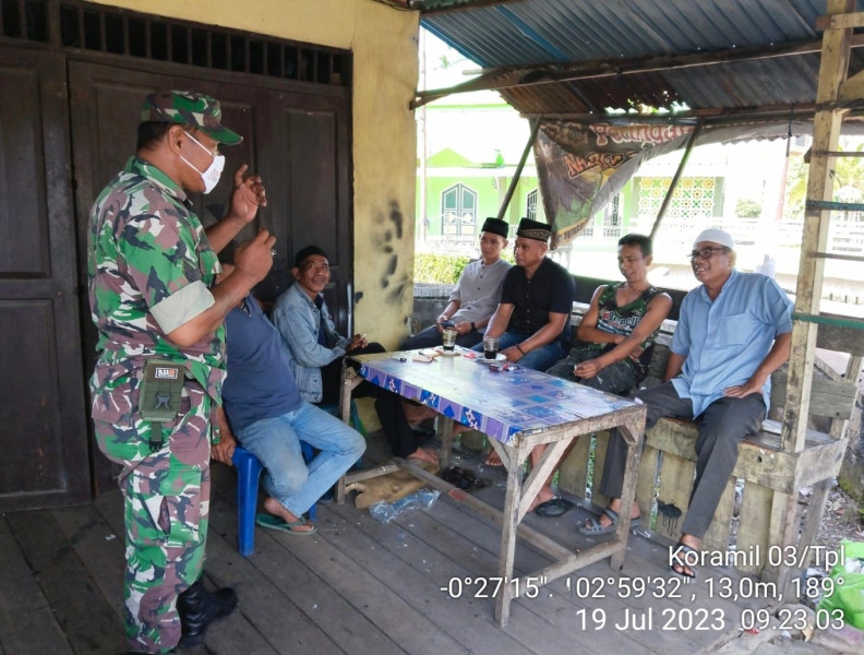 Jalin Kedekatan, Babinsa Koramil 03/Tpl Ciptakan Kerukunan Antar Sesama