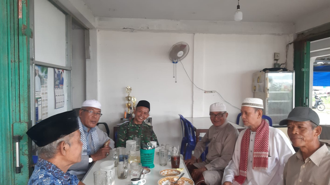 Koramil 07/Reteh Terus Upayakan Kebersamaan dan Kekompakan Melalui Komsos