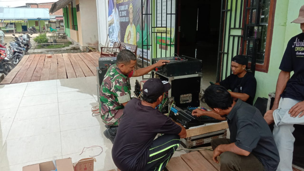 Babinsa Koramil 03/Tpl Komsos Dengan Ketua Pemuda Di Desa Binaan