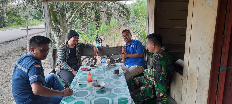 Sambil Ngopi Bareng, Komsos Babinsa 03/Tpl Bersama Warga Binaan Terus di Lakukan
