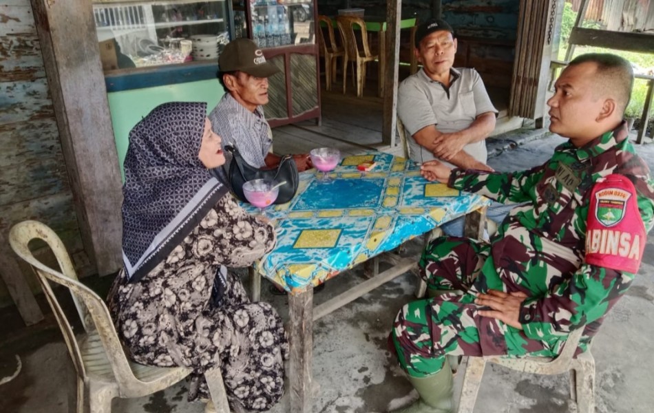 Babinsa Serka Ferry Barus Sampaikan Pentingnya Menjaga Keamanan dan Ketertiban Lingkungan