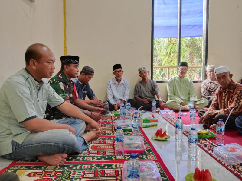 Bangun Solidaritas, Babinsa Talang Jangkang Hadiri Peringatan Maulid Nabi Muhammad SAW