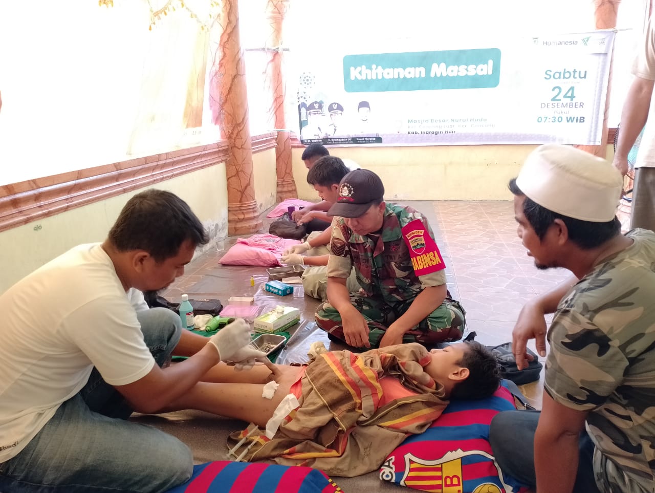 Danramil 04/Kuindra Dampingi Sunatan Massal di Mesjid Nurul Hudan Concong Luar