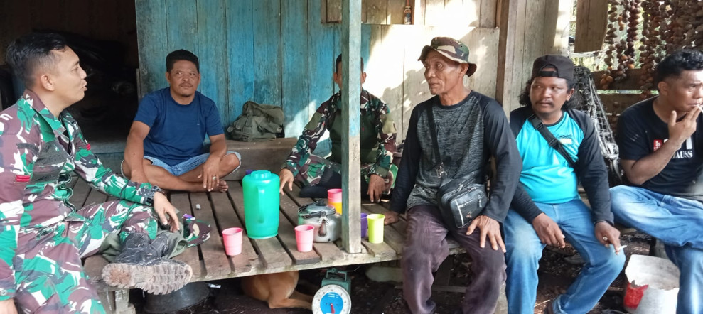 Pererat Sinergitas di wilayah Babinsa 05/Gas Pratu Risma Syahputra Komsos Bersama Masyarakat Binaan