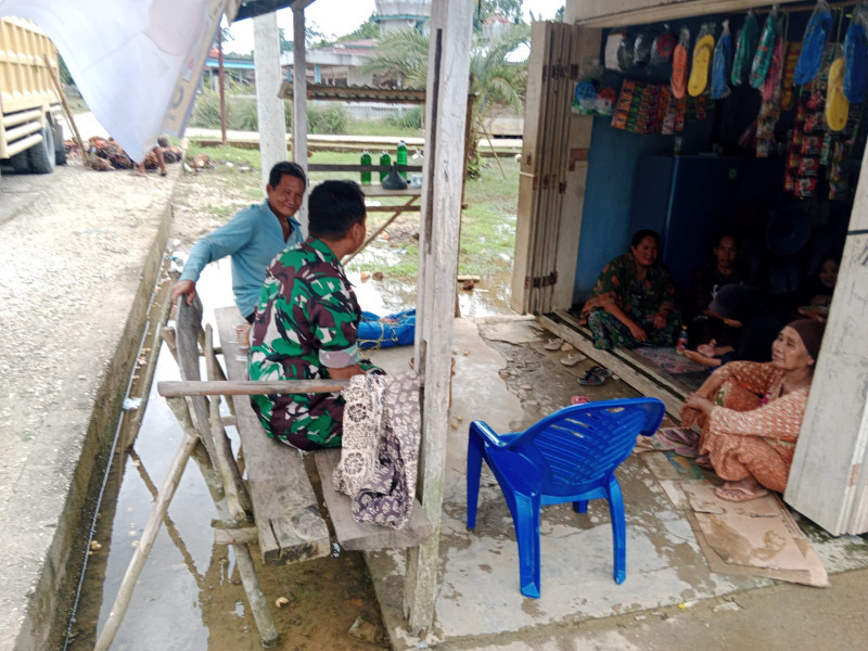 Bersama Masyarakat, Babinsa Koramil 09/Kmg Ajak Untuk Menjaga Kesehatan Diri