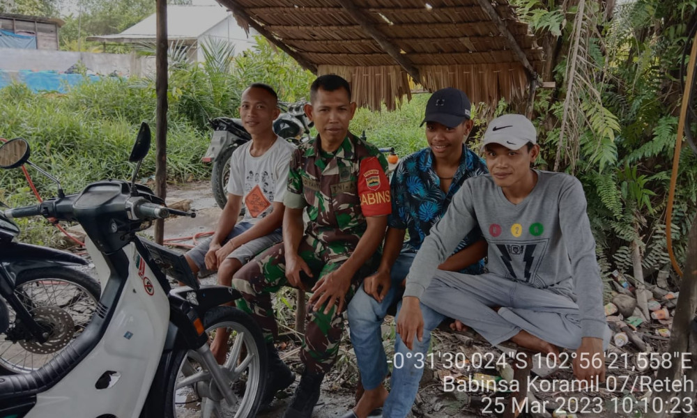 Jalin Komsos Oleh Koramil 07/Reteh Di Desa Binaan