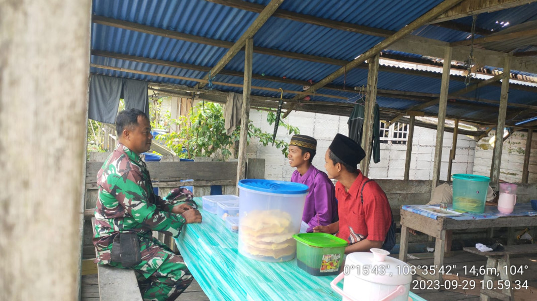 Babinsa Koramil 10/Pelangiran Berikan Pemahaman Mengenai Butir-butir Pancasila