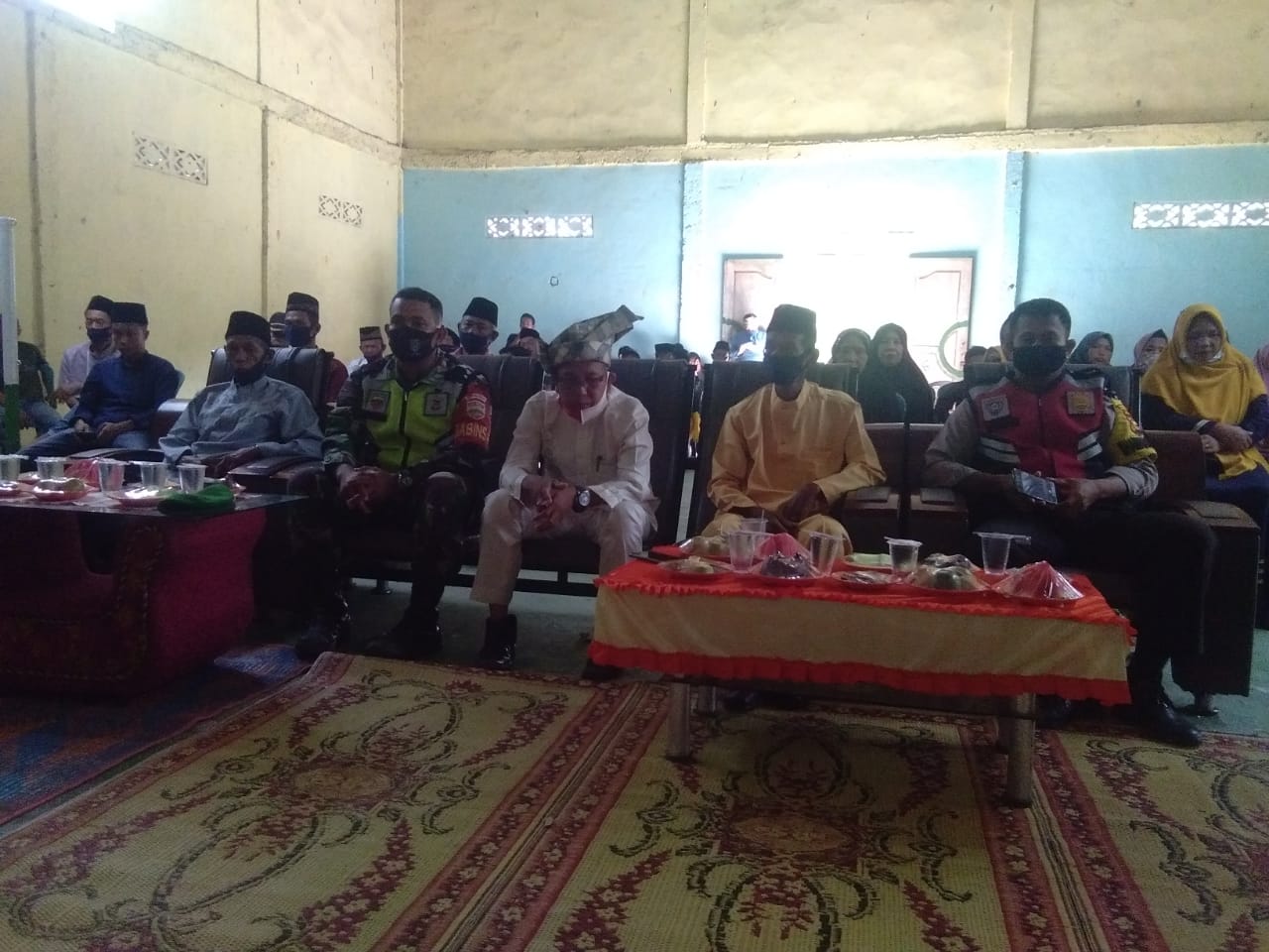 Terapkan Protkes, Babinsa Koramil 09/Kemuning Pantau Wisuda Paud