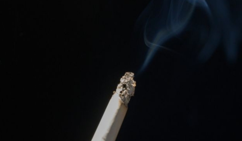 Benarkah Perokok Pasif Lebih Bahaya dari Perokok Aktif? Yuk Lihat