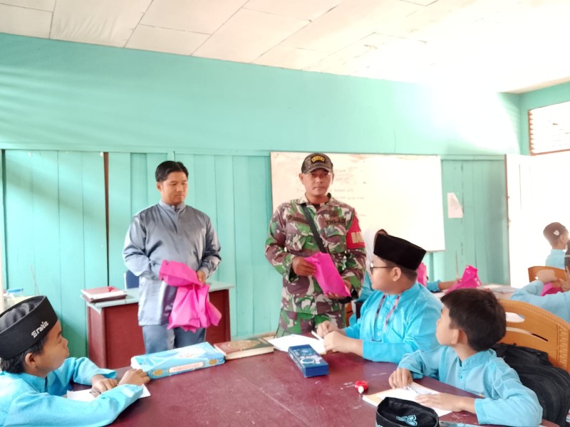 SERTU PARDAMAEAN SIREGAR: BABINSA YANG KAWAL KESEHATAN 2.436 ANAK DIDIK DAN MASYARAKAT MELALUI PROGRAM MBG