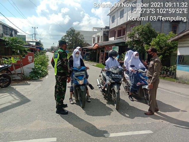 Sertu Mistar Himbau Pengendara untuk Tetap Patuhi Protkes