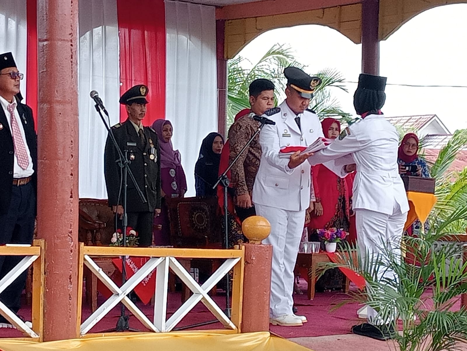 Koramil 04/Kuindra Ikuti Upacara Peringatan HUT RI ke-77 di Sapat