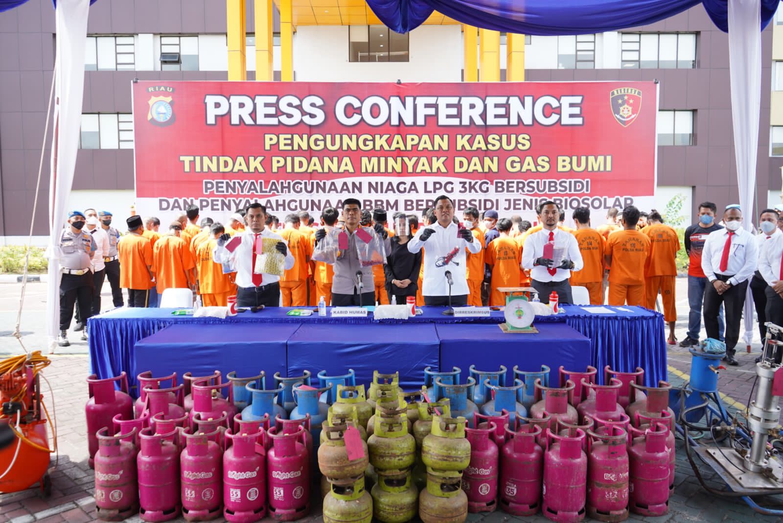 Polda Riau Ringkus Komplotan Pengoplos LPG dan BBM Bersubsidi