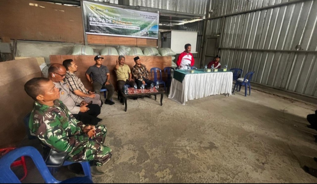 Babinsa Serka M Hasan Laksanakan Pengawasan SDM Bersama Masyarakat Desa Benteng