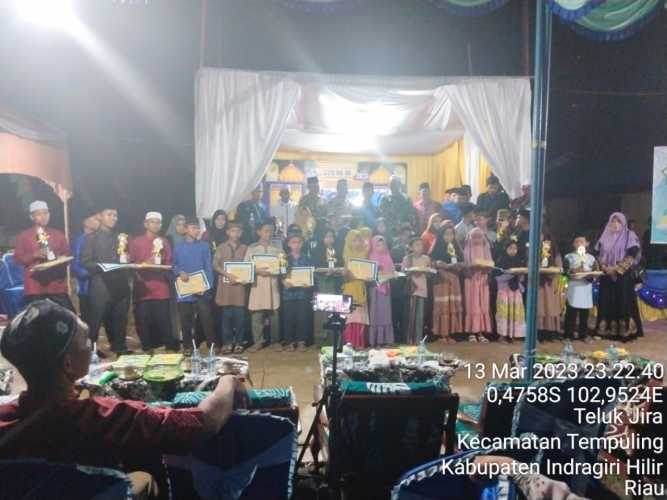 Babinsa Ramil 03/Tpl Hadiri Penutupan STQ Ke-6 Tingkat Desa Teluk Jira