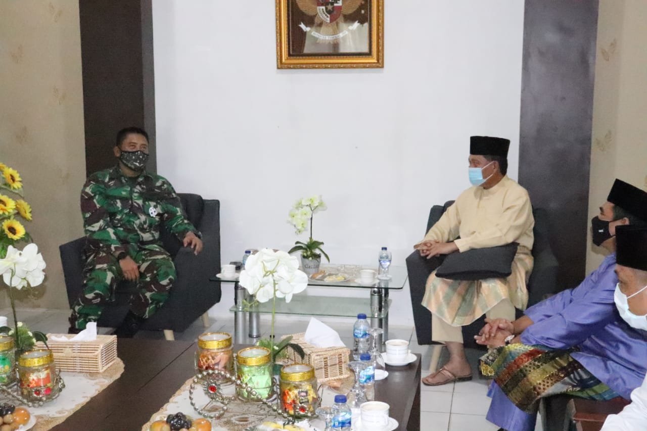 Dandim 0315/Bintan Sambut Kedatangan Pjs Bupati Bintan dan Rombongan Dandim 0315/Bintan Sambut Kedatangan Pjs Bupati Bintan dan Rombongan