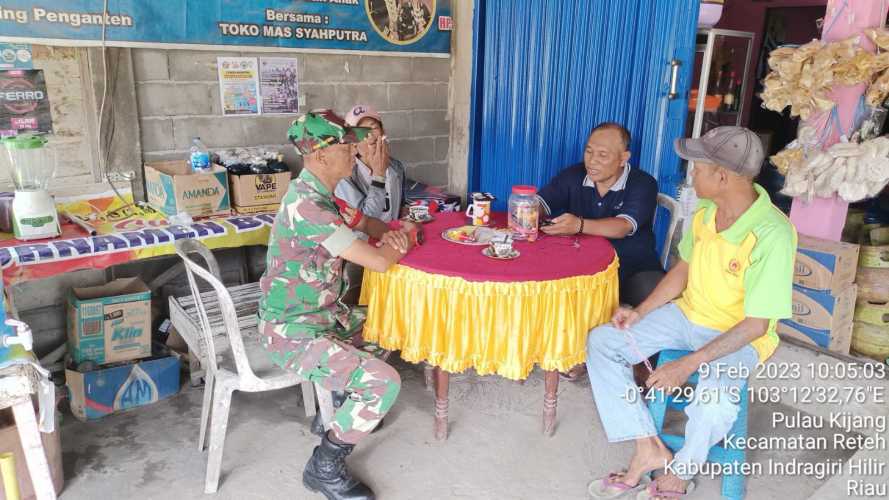 Kopda Bobi Ariyanto Saling Memberikan Informasi Kepada Masyarakat