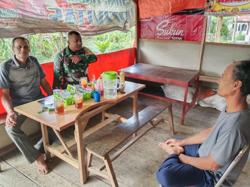 Babinsa Koramil 07/Reteh: Kami Selalu Siap Jaga Keamanan dan Ketertiban