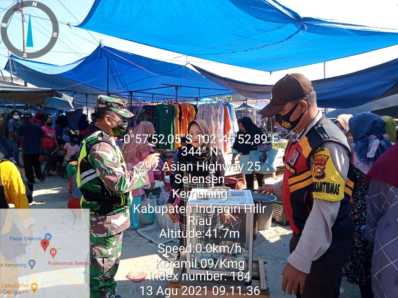 Berikan Rasa Aman dan Nyaman, Babinsa 09/Kemuning dan Bhabinkamtibmas Tegakkan Protkes di Selensen