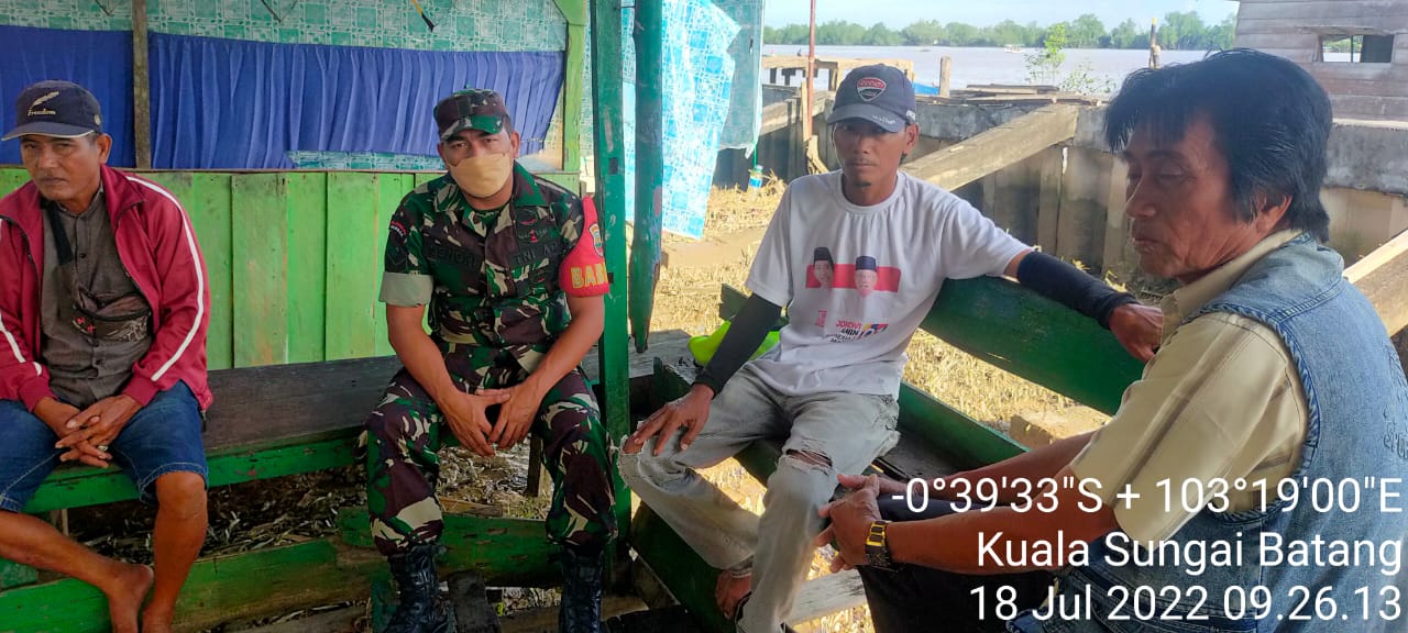 Terus Tingkatkan Komsos Oleh Sertu Bendri Bersama Masyarakat