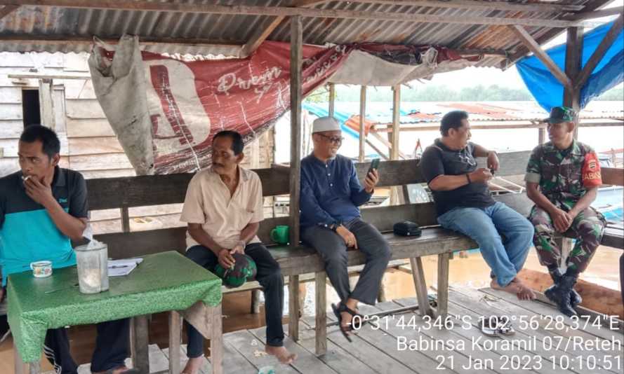 Bekerjasama dan Jaga Keamanan Desa Bersama Sertu Yadi Yanto